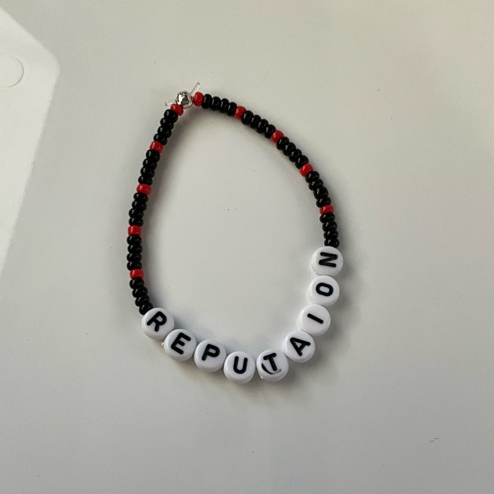 Reputaion Bracelet And Hair Clip